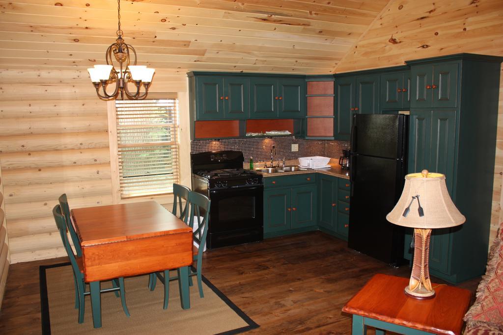 Lake Parlin Lodge & Cabins West Forks Oda fotoğraf