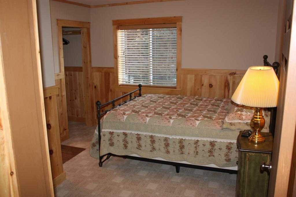 Lake Parlin Lodge & Cabins West Forks Oda fotoğraf