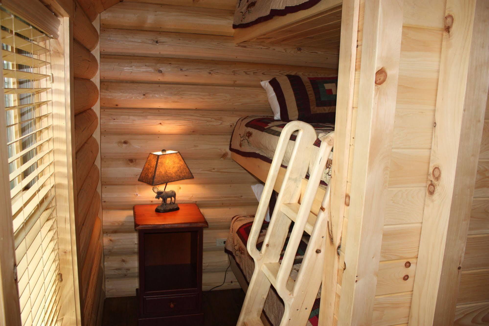 Lake Parlin Lodge & Cabins West Forks Dış mekan fotoğraf